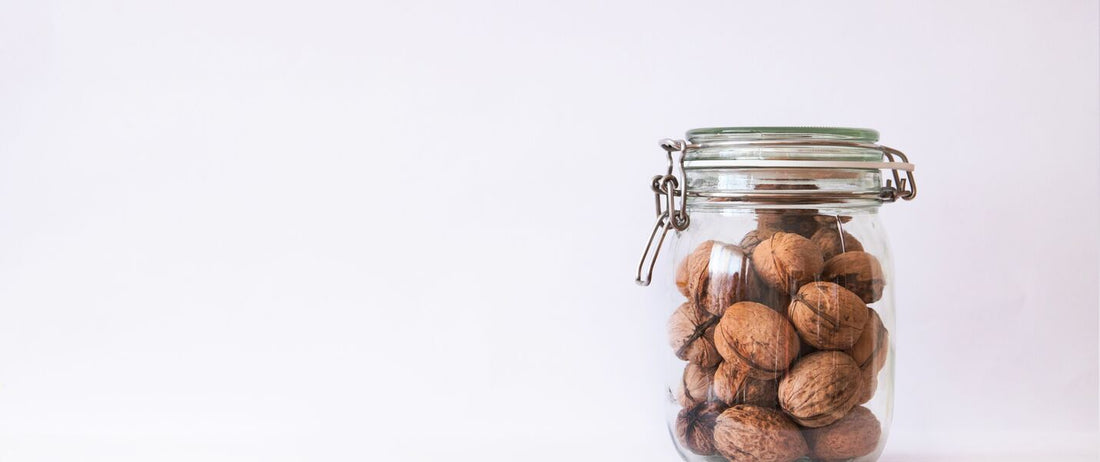 The Green Emulsion: Crafting a Quick No-Cook Nut and Herb Dressing to Lock In Raw Vitamins and Steady Afternoon Focus