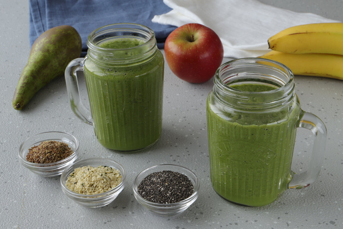 The 10-Minute Morning Upgrade: Vibrant Green Spinach & Banana Smoothie Bowl
