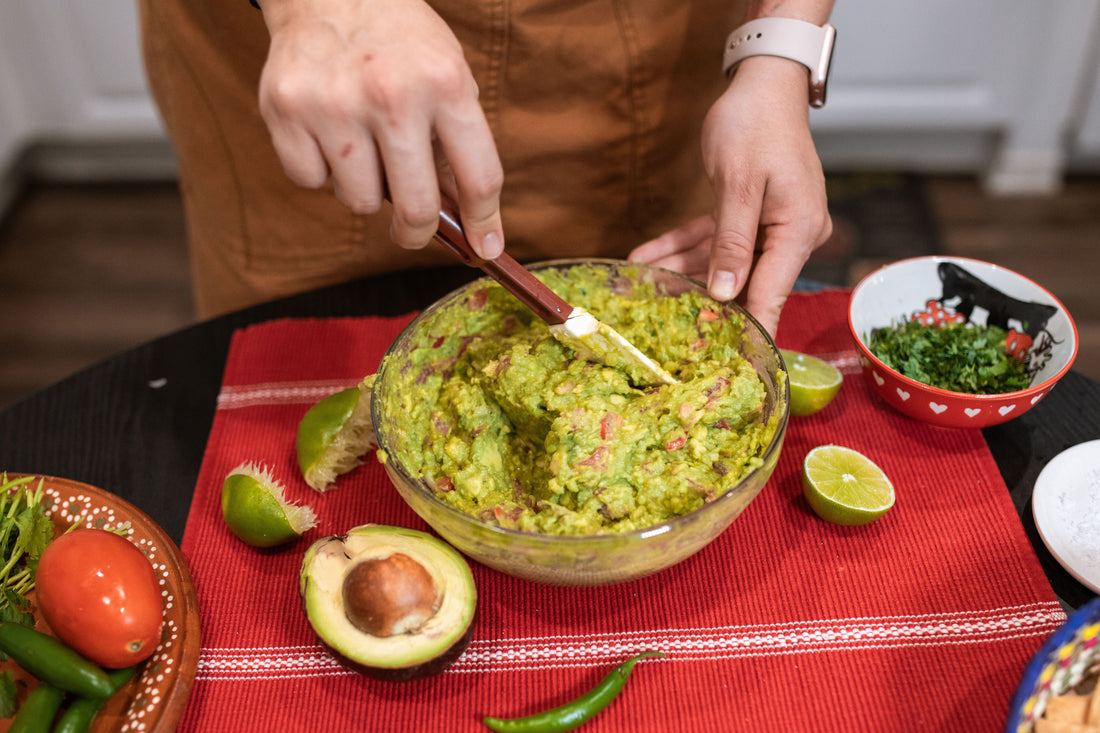 The Avocado Acid Barrier: Crafting a Quick No-Cook Dip to Slow Down Sugar Absorption and Beat Bloating