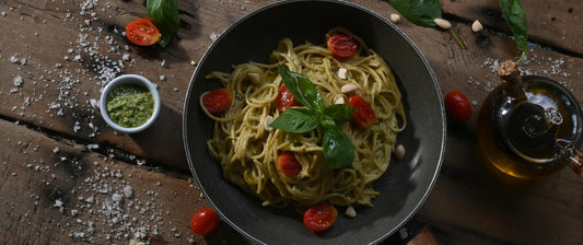 The Ultimate Mid-Week Comfort Bowl: A 20-Minute Creamy Garlic Greens Pasta
